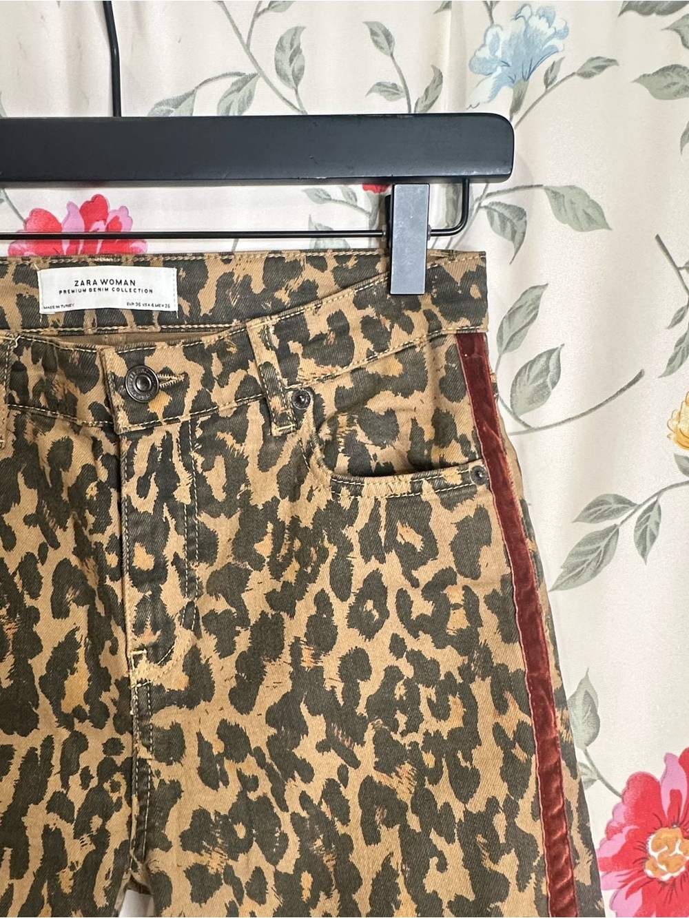 ZARA | Premium Denim | Leopard Print Jeans with Red Velvet Side Stripe | Size 4
